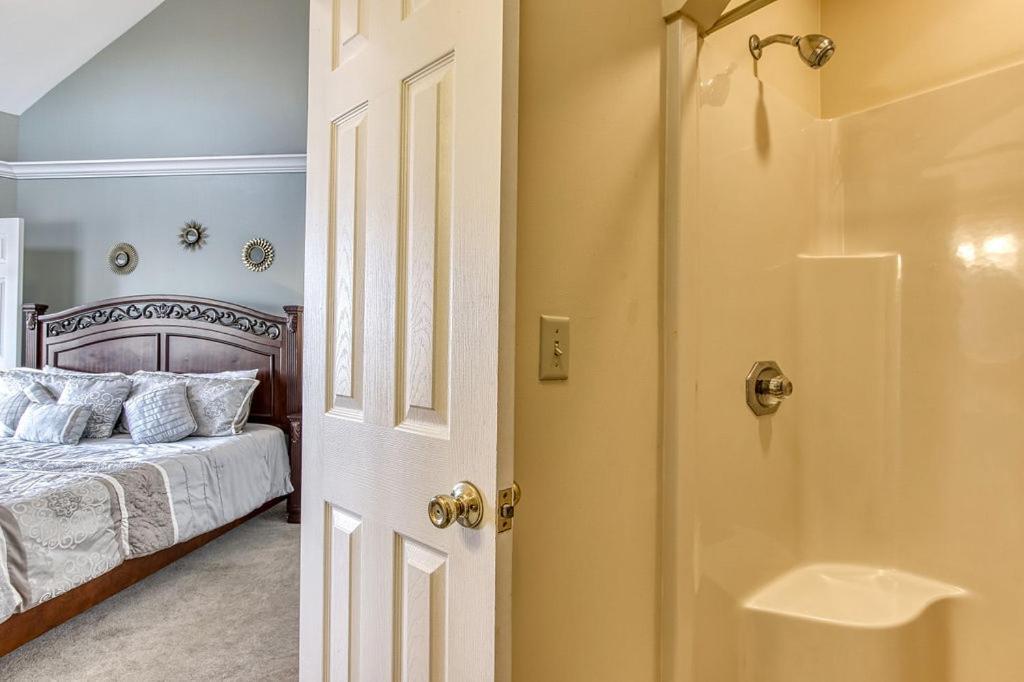 Ober Hideaway, Hot Tub, Wifi, 1089 Free Tickets Each Paid Day, Dollywood And More Gatlinburg Exterior photo